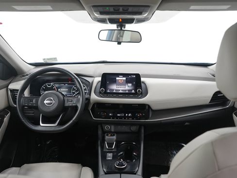 Used 2023 Nissan Rogue SV w/ SV Premium Package image 14