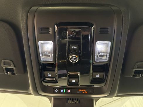 New 2026 Chevrolet Suburban Z71 w/ Sun And Tow Package AWD/4WD image 23