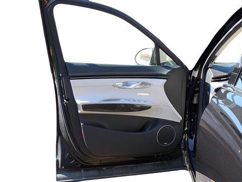 Used 2025 Genesis GV70 3.5T Sport w/ Sport Prestige Package image 31