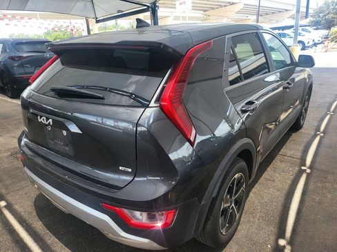 Used 2025 Kia Niro LX FWD image 8