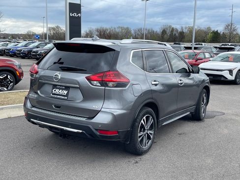 Used 2019 Nissan Rogue SV w/ Premium Package image 7