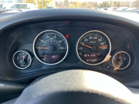 Used 2016 Jeep Wrangler Unlimited Sahara image 11