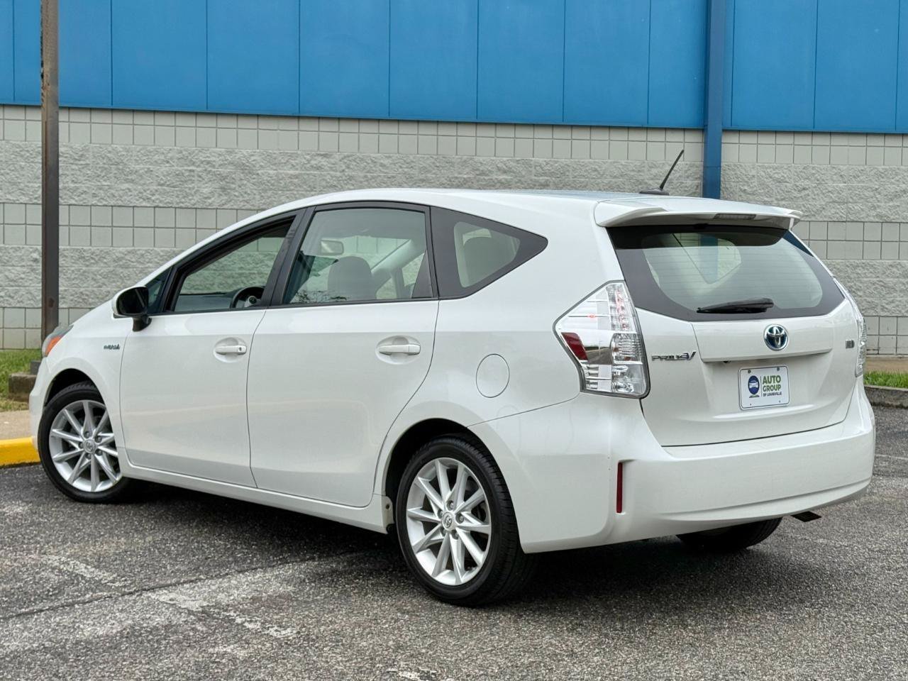 Used 2013 Toyota Prius V Five FWD image 7
