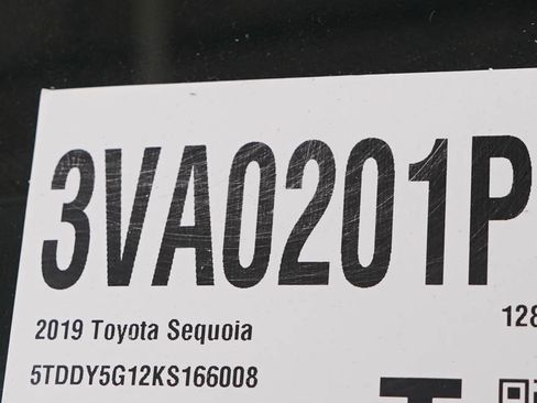 Used 2019 Toyota Sequoia Platinum AWD/4WD image 39