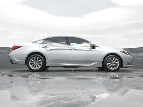 Used 2019 Toyota Avalon XLE image 33