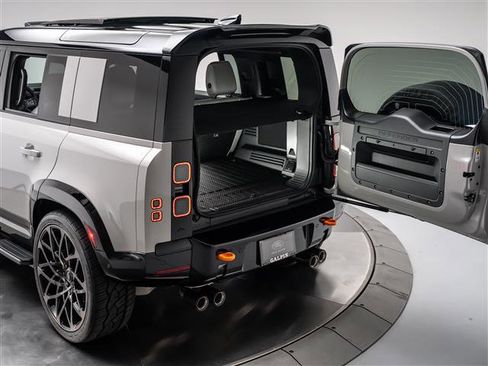 New 2026 Land Rover Defender 110 X-Dynamic SE AWD/4WD image 39