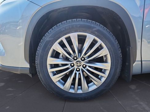 Used 2022 Toyota Highlander Platinum AWD/4WD image 15