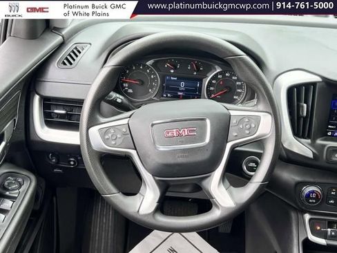 Used 2024 GMC Terrain SLE w/ Driver Convenience Package image 11