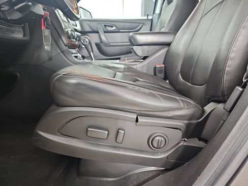 Used 2014 Chevrolet Traverse LT FWD image 36