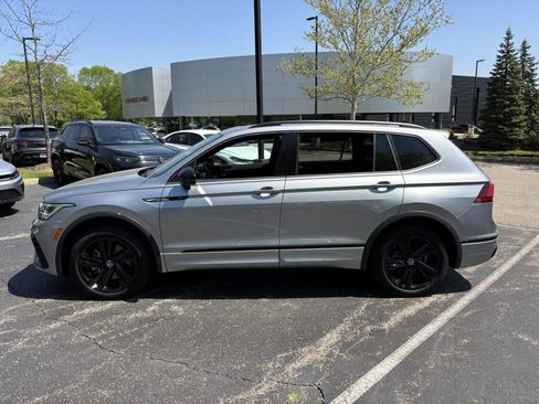 Used 2024 Volkswagen Tiguan SE R-Line image 8