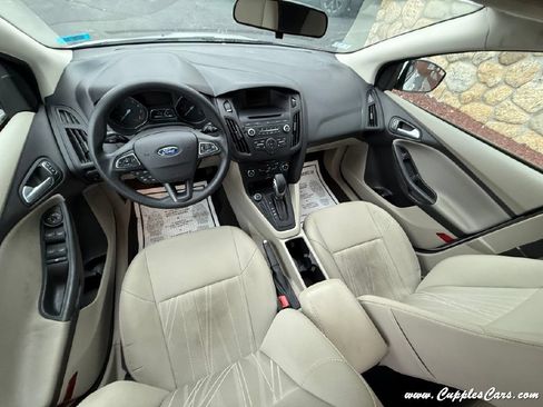 Used 2017 Ford Focus SE FWD image 21