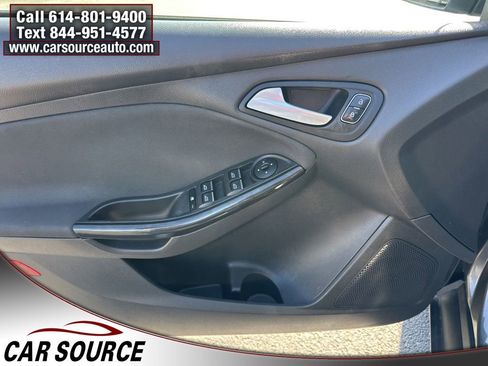 Used 2018 Ford Focus Titanium FWD image 12