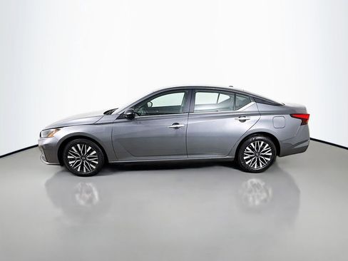 Used 2025 Nissan Altima 2.5 SV image 4