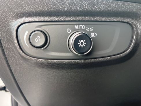 Used 2023 Chevrolet Equinox LT image 24