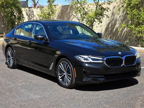 Used 2021 BMW 530e w/ Parking Assistance Package RWD image 2