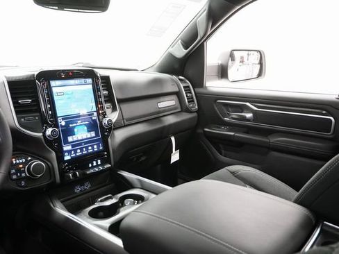 New 2026 RAM 1500 4x4 Crew Cab image 13
