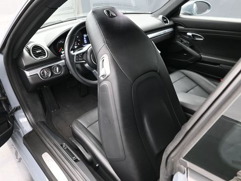 Certified 2024 Porsche 718 Cayman image 17