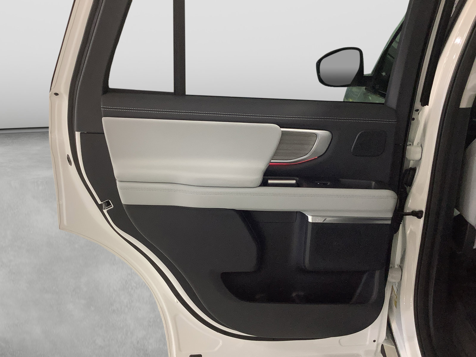 Used 2027 Ford Expedition Platinum w/ Driver's Package RWD image 19