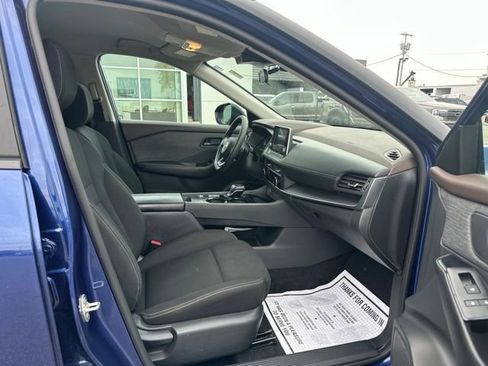 Used 2023 Nissan Rogue S FWD image 8