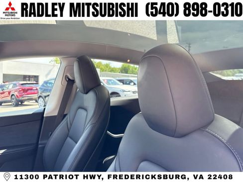 Used 2024 Tesla Model Y Long Range AWD/4WD image 2