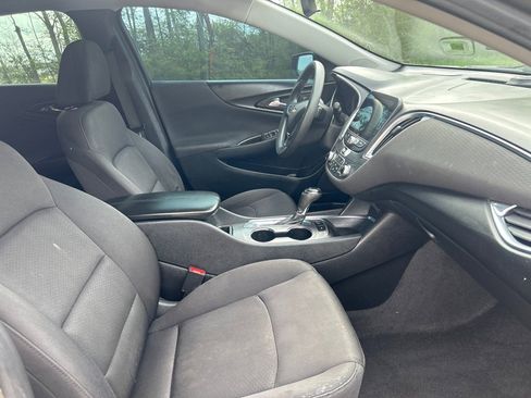 Used 2020 Chevrolet Malibu LT FWD image 17