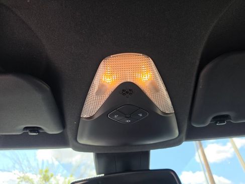 Used 2018 Toyota C-HR XLE FWD image 22