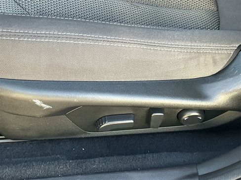 Used 2024 Subaru Crosstrek 2.0i Premium image 16