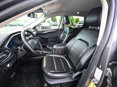 Used 2021 Ford Escape Titanium AWD/4WD image 19