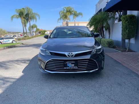 Used 2016 Toyota Avalon XLE FWD image 2