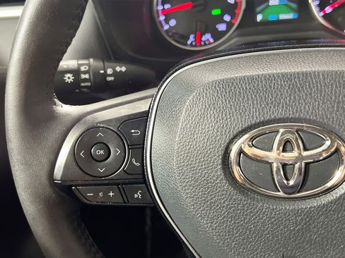 Used 2021 Toyota RAV4 XLE Premium FWD image 19