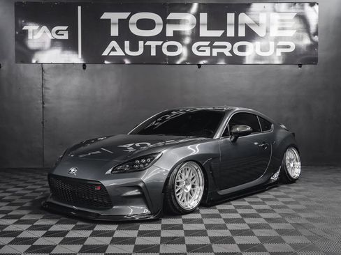 Used 2023 Toyota GR86 RWD image 2