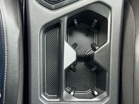 Used 2018 Volkswagen Tiguan SE w/ Panoramic Sunroof Package image 39