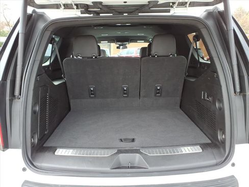 Used 2023 Chevrolet Suburban Premier image 14