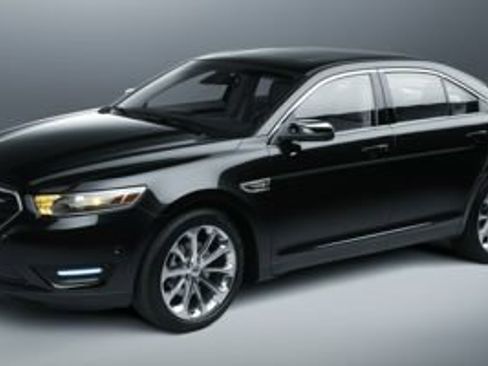 Used 2016 Ford Taurus SEL image 1