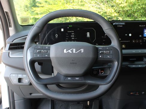 New 2026 Kia EV9 Wind AWD/4WD image 13