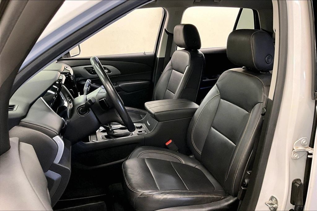 Used 2021 Chevrolet Traverse RS FWD image 21
