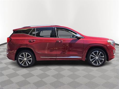 Used 2019 GMC Terrain Denali w/ Advanced Safety Package image 7