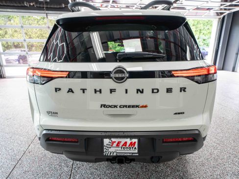 Used 2024 Nissan Pathfinder Rock Creek AWD/4WD image 3