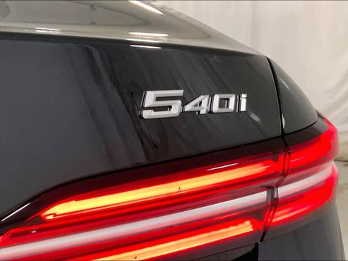 New 2026 BMW 540i xDrive w/ M Sport Package AWD/4WD image 15