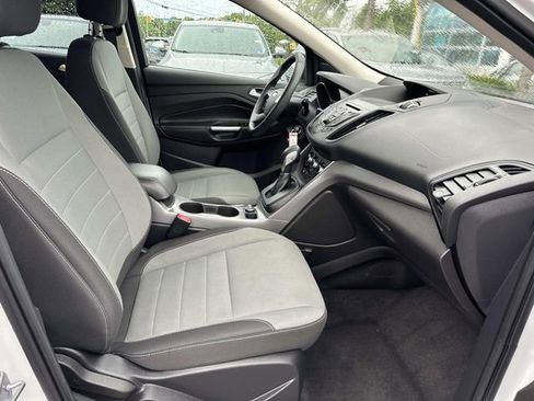 Used 2016 Ford Escape SE AWD/4WD image 9
