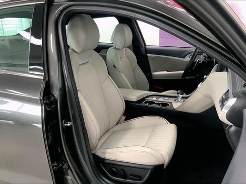 Used 2023 Genesis G70 2.0T w/ Sport Prestige Package image 12