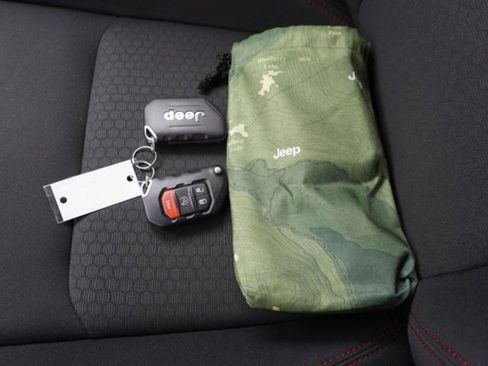 Used 2020 Jeep Wrangler Unlimited Rubicon image 32