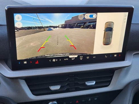 New 2026 Ford Explorer Active RWD image 18