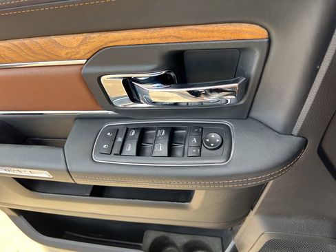 Used 2017 RAM 3500 Laramie Longhorn image 23