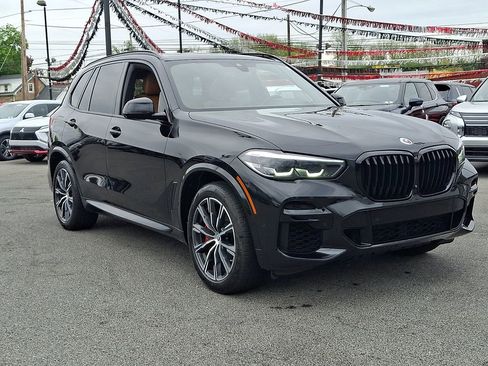 Used 2023 BMW X5 M50i w/ Climate Comfort Package AWD/4WD image 4