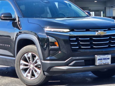 Certified 2025 Chevrolet Equinox LT FWD image 3