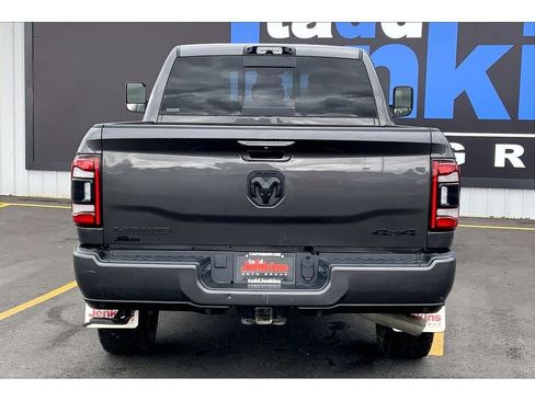 Used 2022 RAM 3500 Laramie AWD/4WD image 4