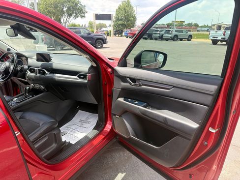 Used 2017 MAZDA CX-5 Touring w/ Preferred Equipment Package AWD/4WD image 31