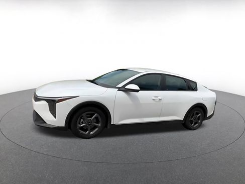 Used 2025 Kia K4 FWD image 8