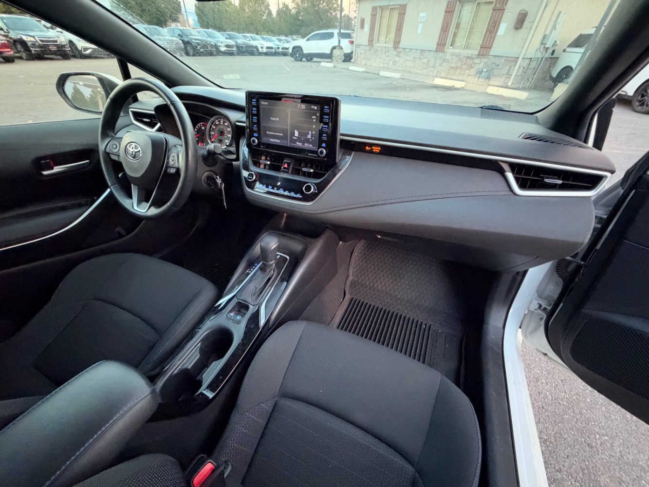 Used 2022 Toyota Corolla SE FWD image 9